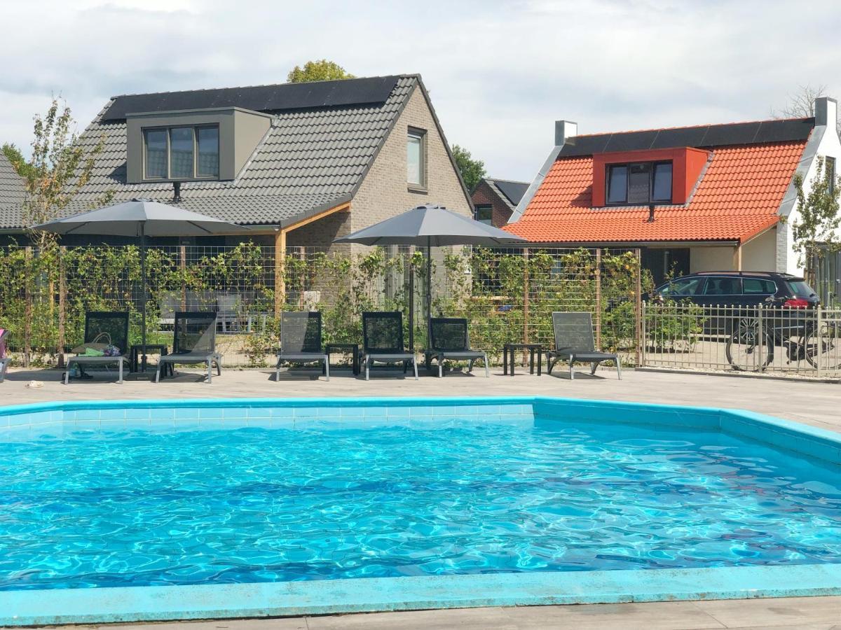 Bungalow 36 Op Recreatiepark De Wielen 신트 마르턴 외부 사진